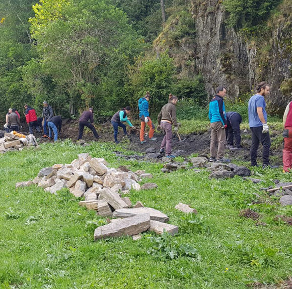 El curs de pedra seca inicia amb èxit de participació les sessions pràctiques